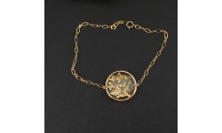 Bracelet fin doré médaillon en résine et feuille d’or 23 carats