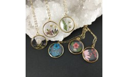 Médaillon composition florale collier gold filled 14 carats